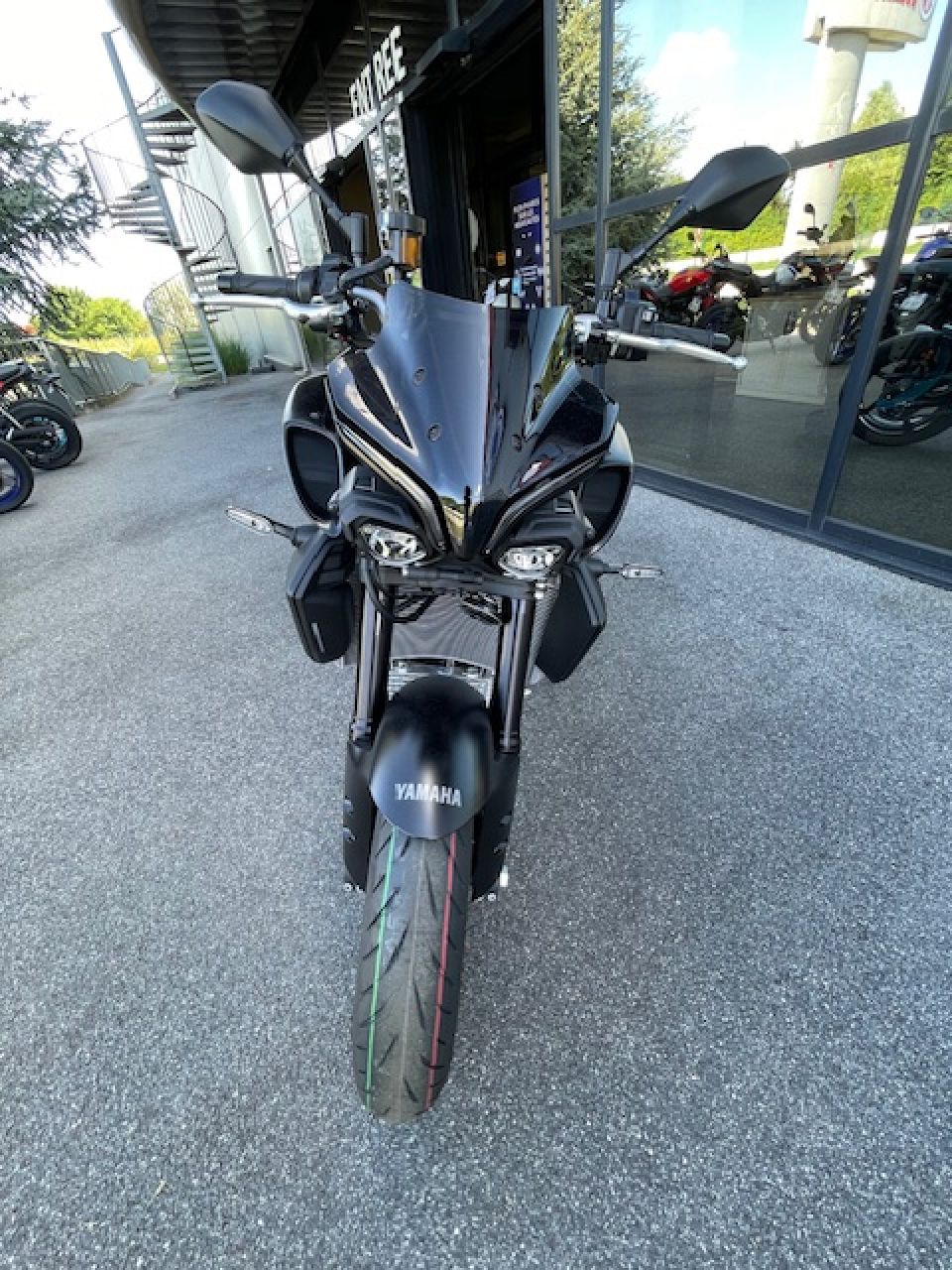 YAMAHA MT-10 2