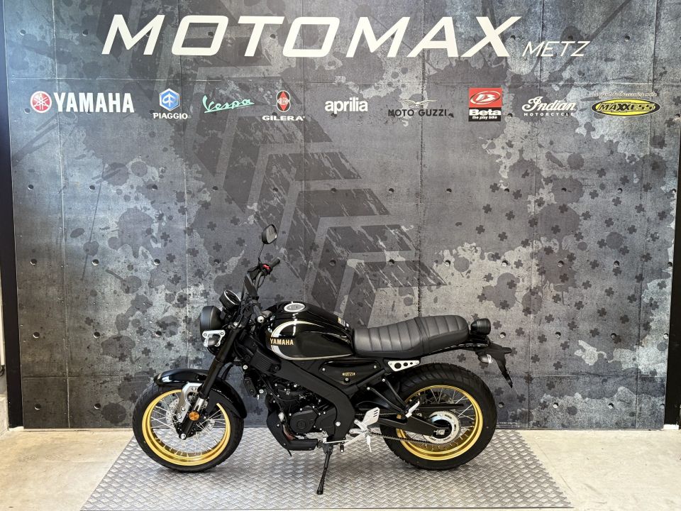 YAMAHA XSR 125 Legacy 36