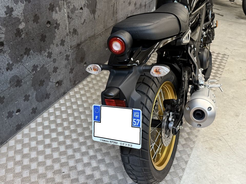 YAMAHA XSR 125 Legacy 18