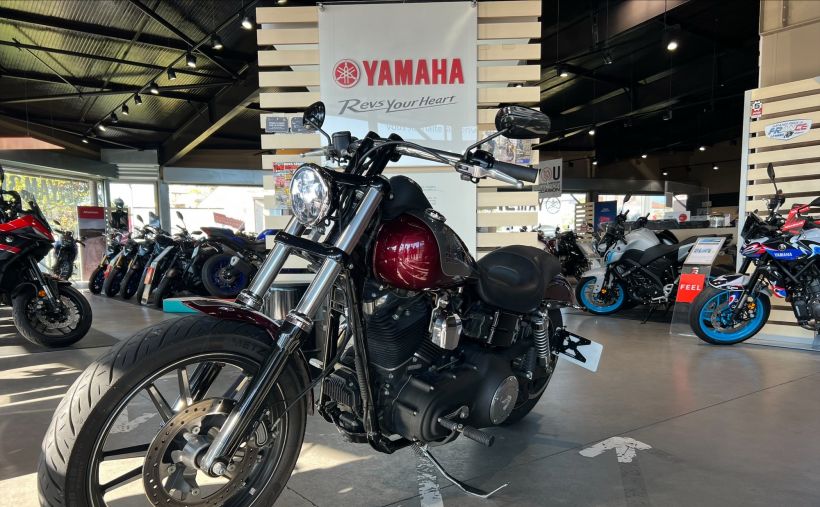 HARLEY-DAVIDSON DYNA STREET BOB 1690 1