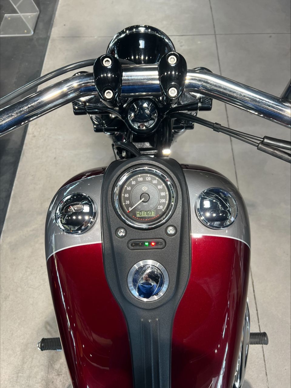 HARLEY-DAVIDSON DYNA STREET BOB 1690 7