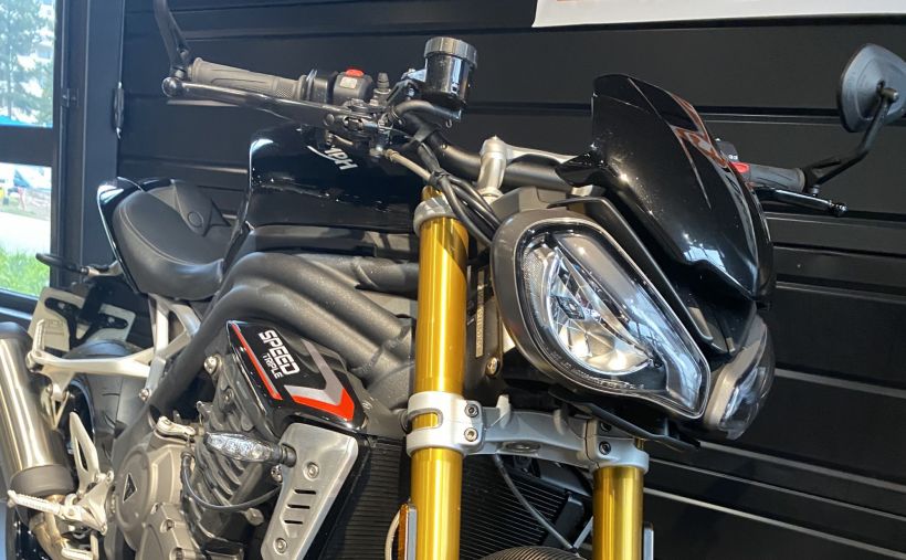 TRIUMPH SPEED TRIPLE 1200 RS 2