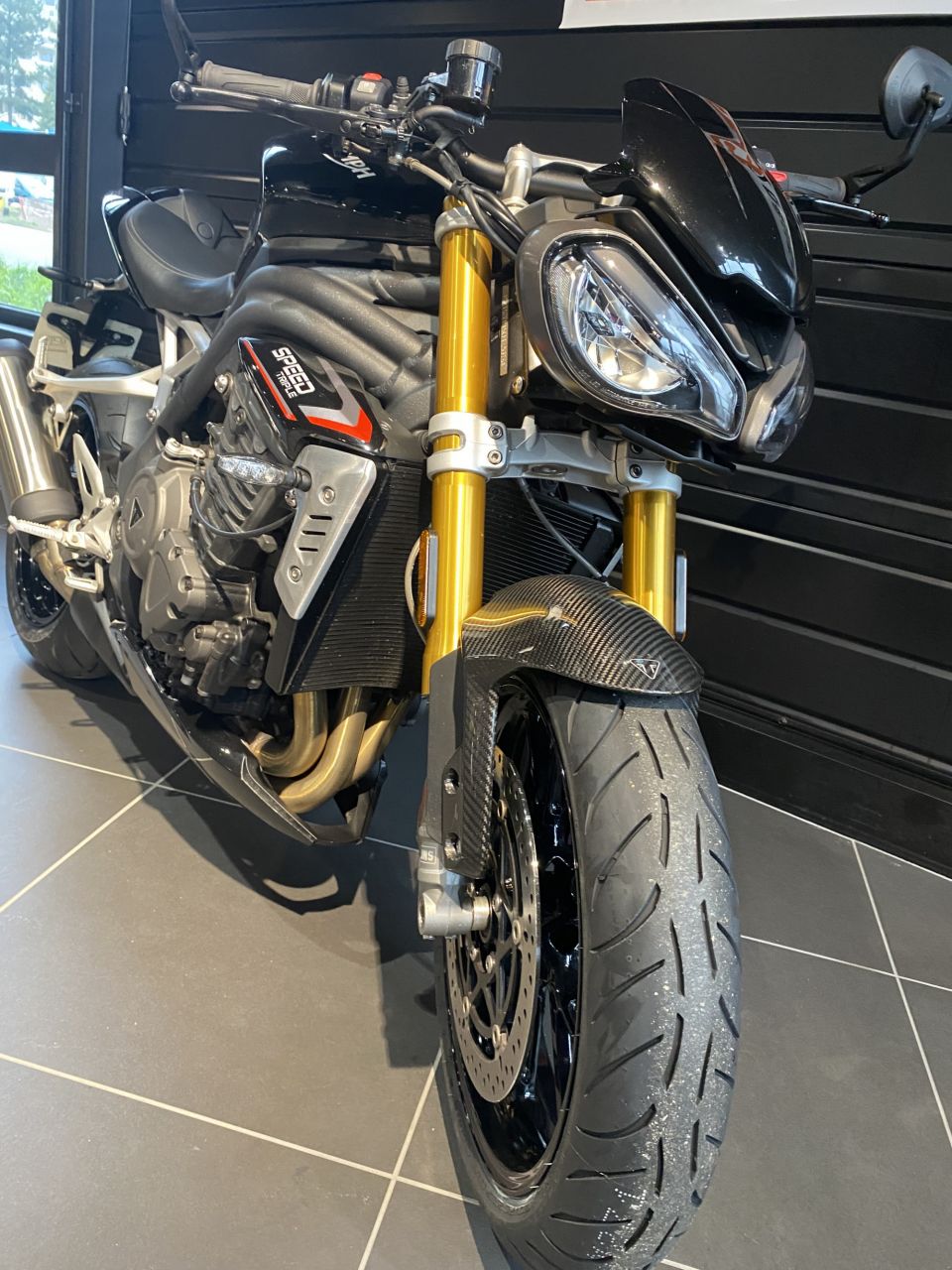 TRIUMPH SPEED TRIPLE 1200 RS 2