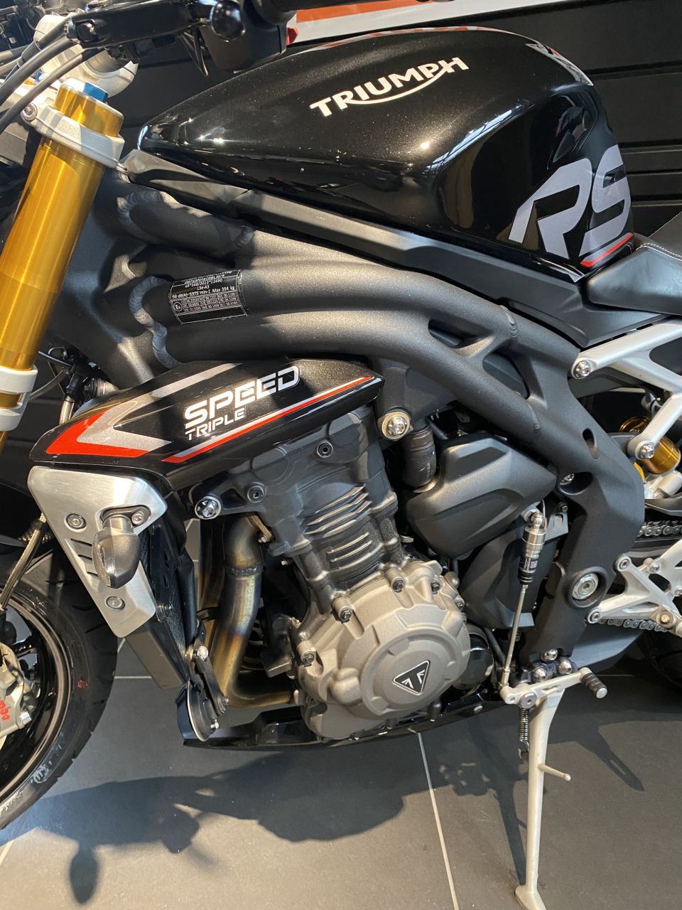 TRIUMPH SPEED TRIPLE 1200 RS 4