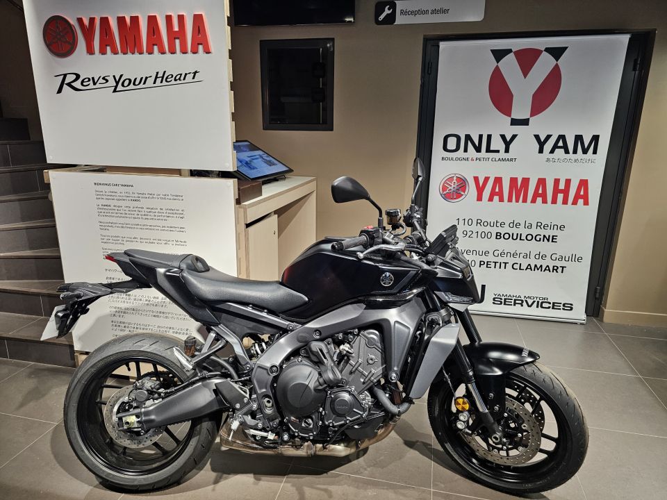 YAMAHA MT-09  Y-AMT 0