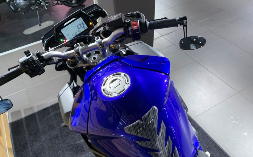YAMAHA MT-10 3