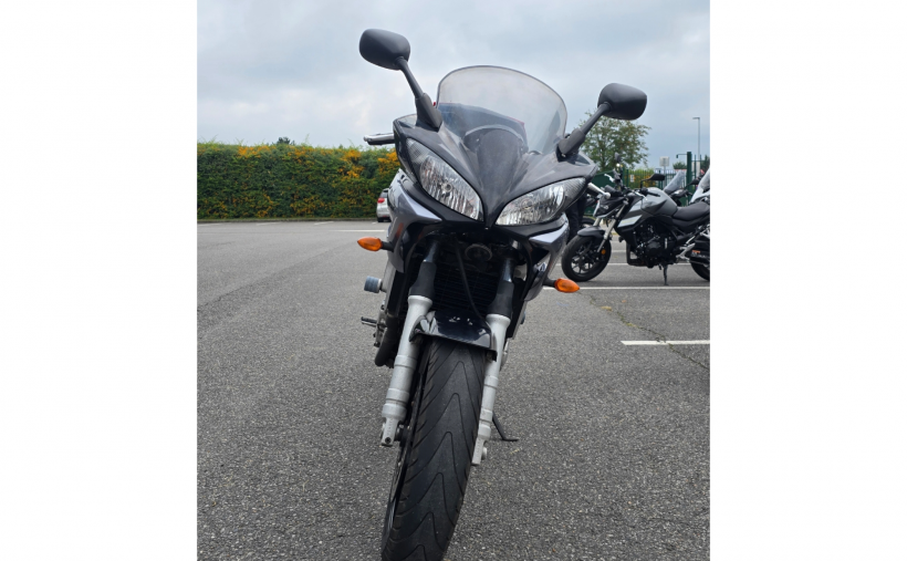 YAMAHA FZ6 600 FAZER S2 3