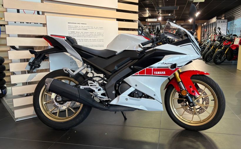 YAMAHA R125 World GP 60th Anniversary 1
