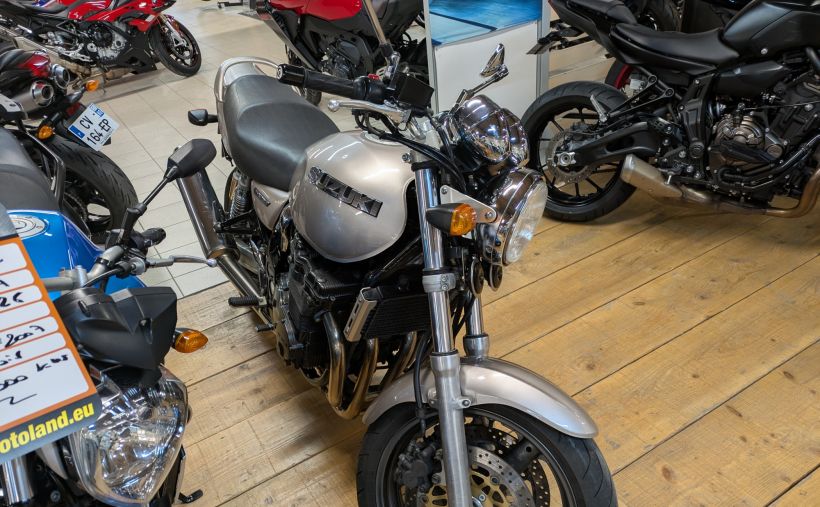 SUZUKI INAZUMA 750 20