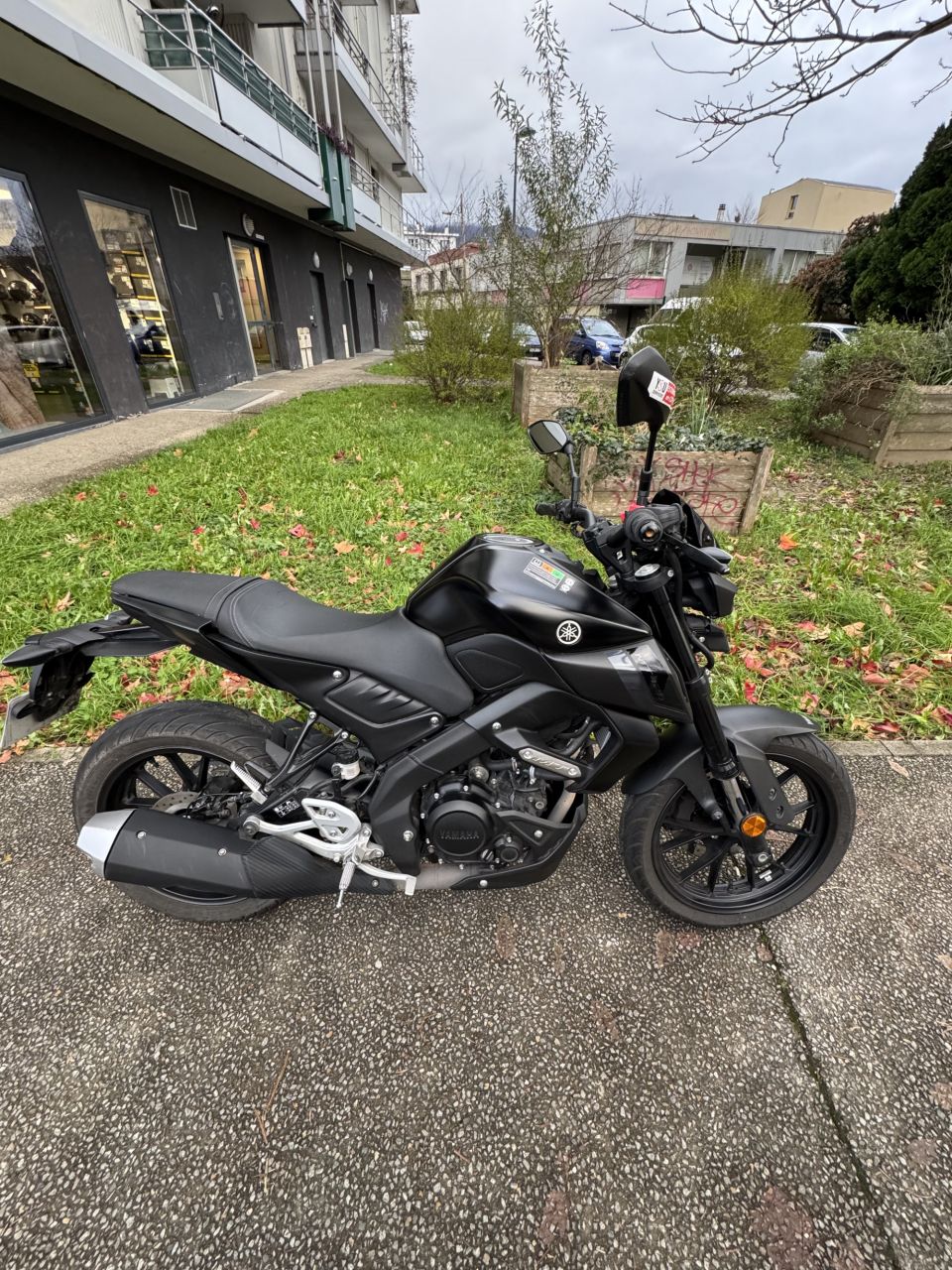 YAMAHA MT-125 ABS 1