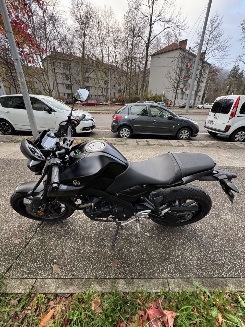 YAMAHA MT-125 ABS 4