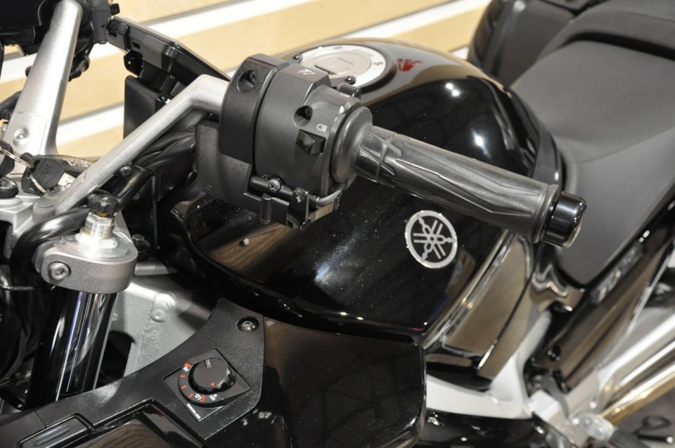 YAMAHA FJR 1300 AS 15
