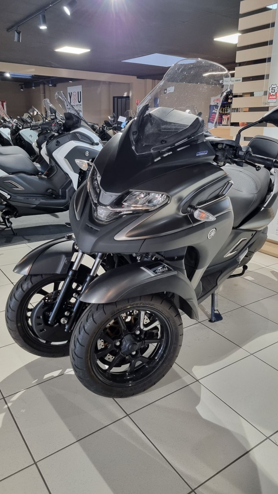 YAMAHA TRICITY 300 3