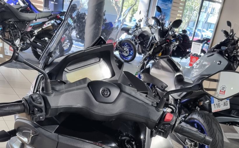 YAMAHA TRICITY 300 4