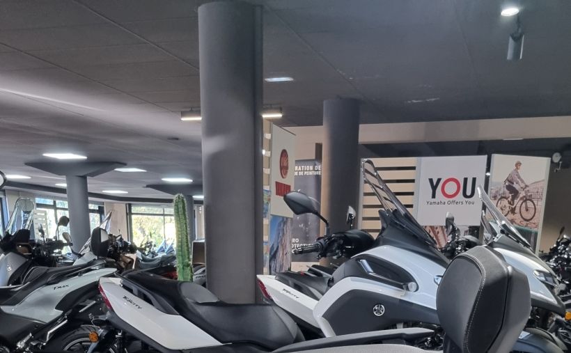 YAMAHA TRICITY 300 5