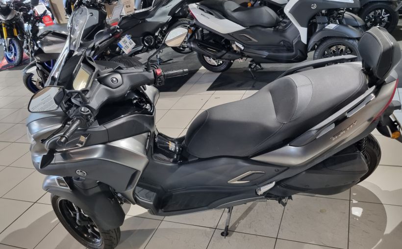YAMAHA TRICITY 300 6