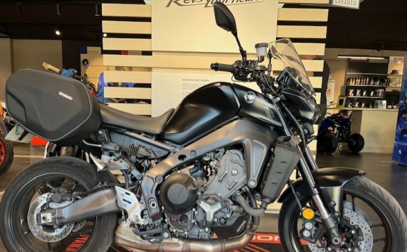 YAMAHA MT-09 1