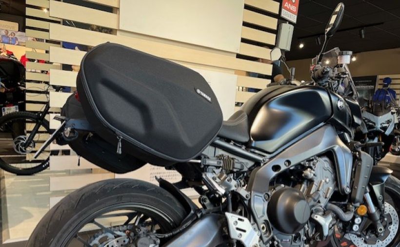 YAMAHA MT-09 3