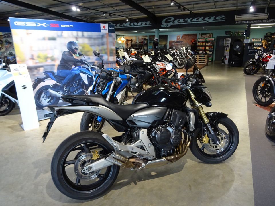 HONDA CB 600 F HORNET 8