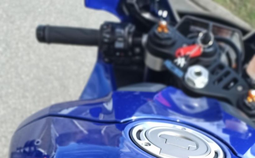 YAMAHA YZF 1000 R1 5