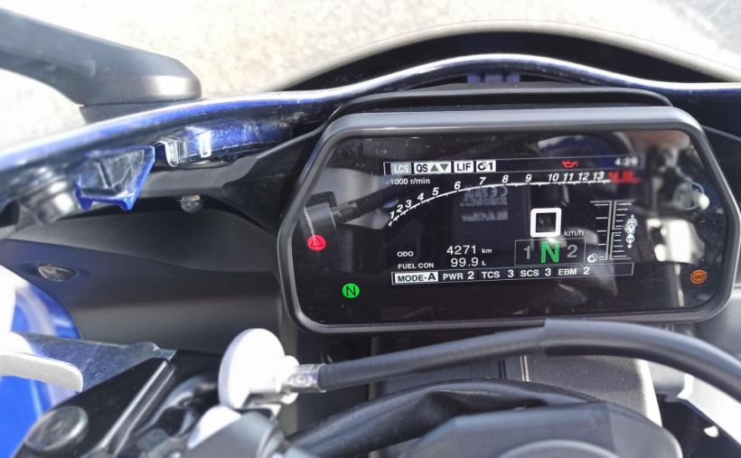 YAMAHA YZF 1000 R1 15