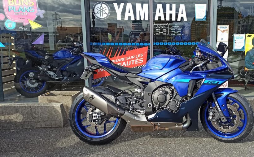 YAMAHA YZF 1000 R1 35