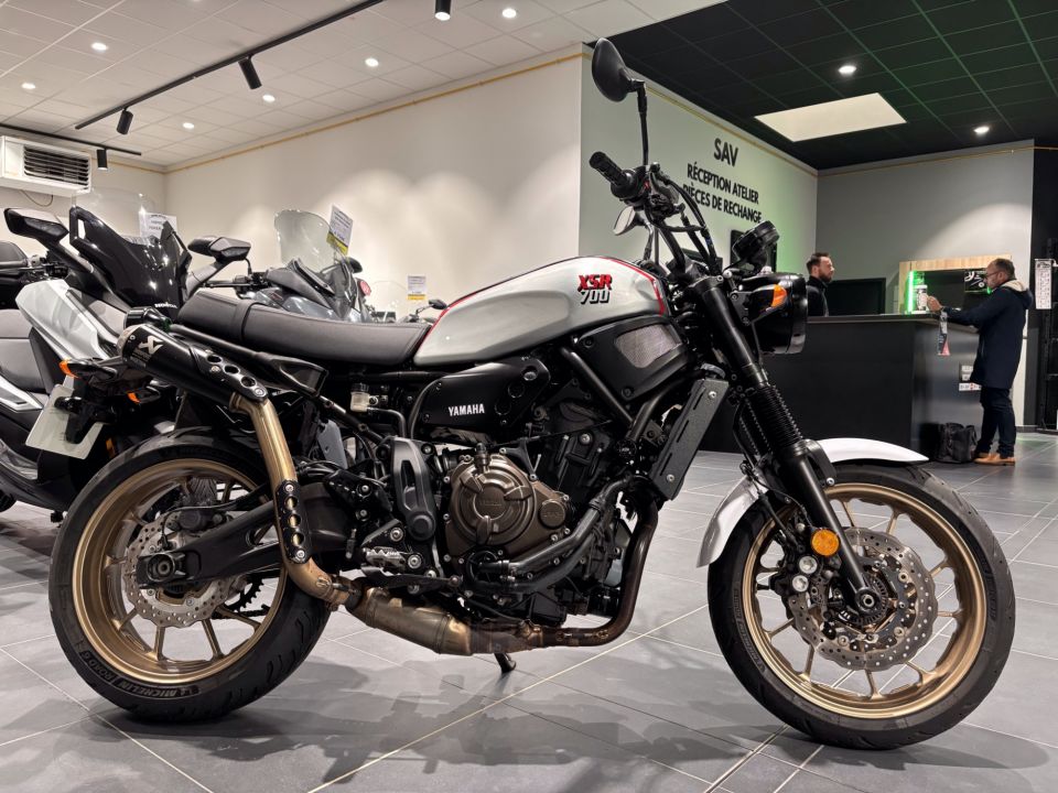 YAMAHA XSR 700 XTRIBUTE 5