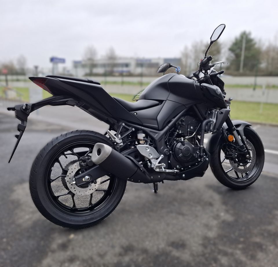 YAMAHA MT-03 300 2