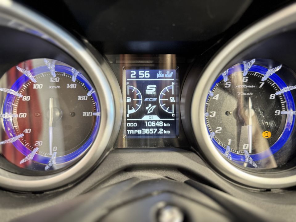 YAMAHA XP T-MAX 530 DX 3