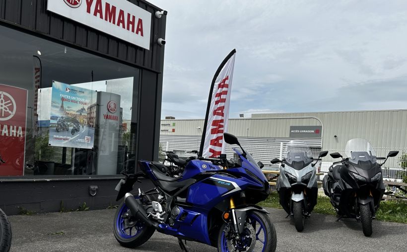 YAMAHA YZF-R3 0