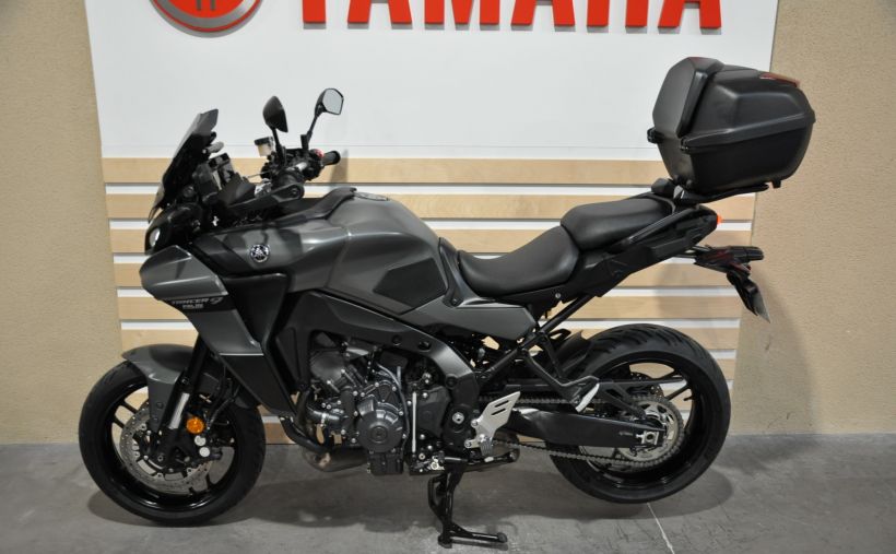 YAMAHA TRACER 9 8