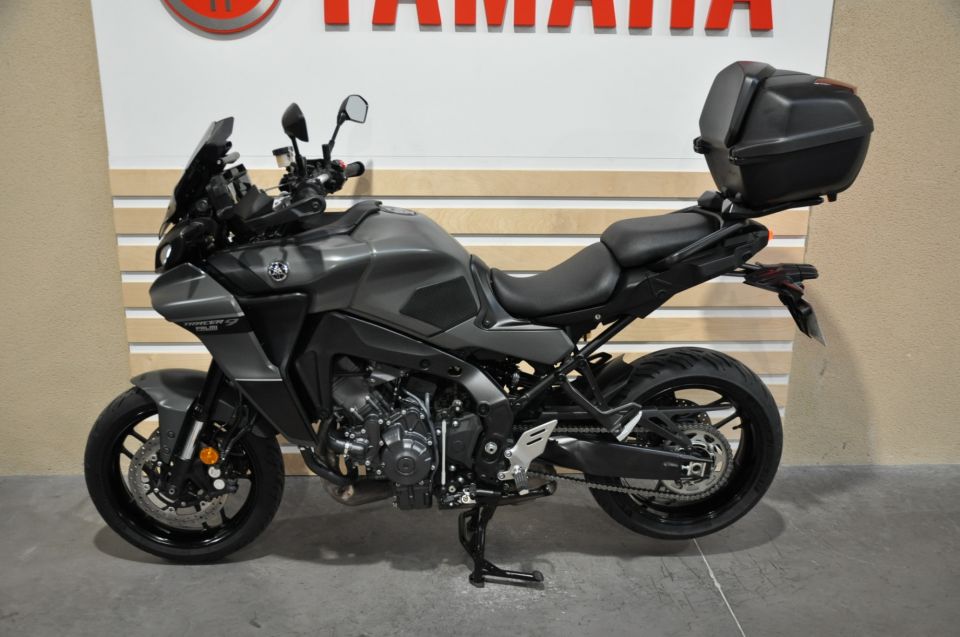 YAMAHA TRACER 9 8