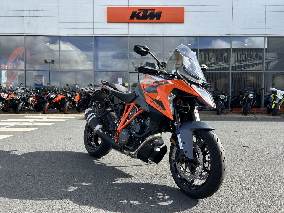 KTM 1290 SUPER DUKE GT 13