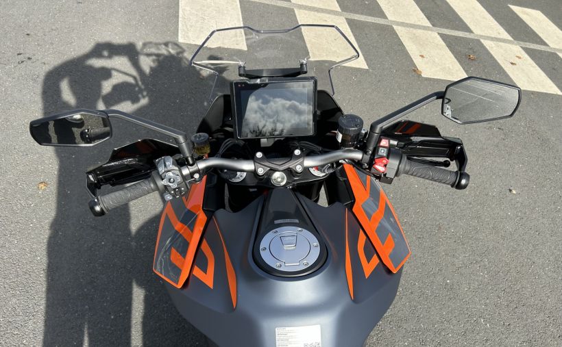 KTM 1290 SUPER DUKE GT 2