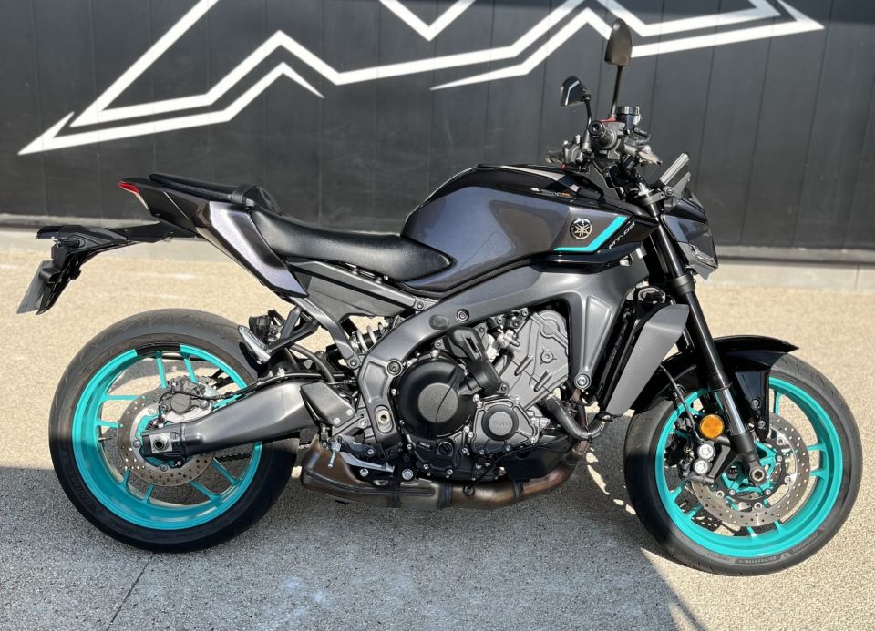 YAMAHA MT-09 0