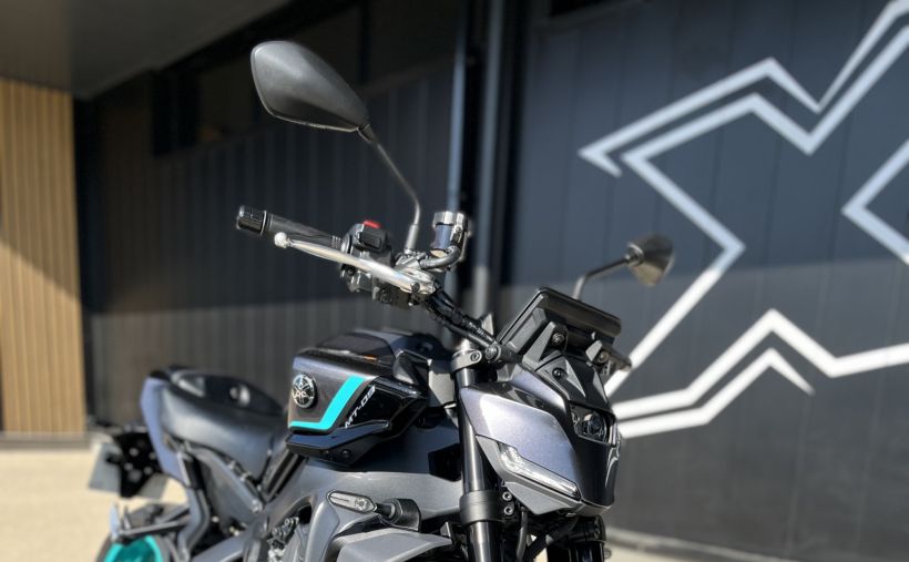 YAMAHA MT-09 1