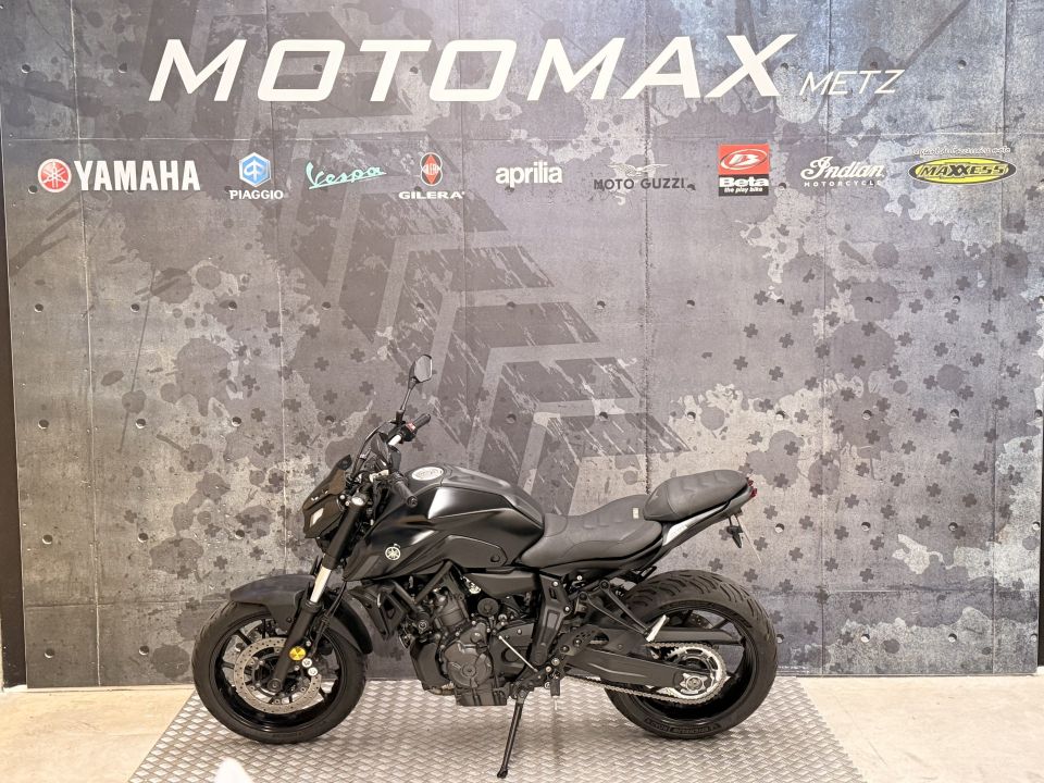 YAMAHA MT-07 36