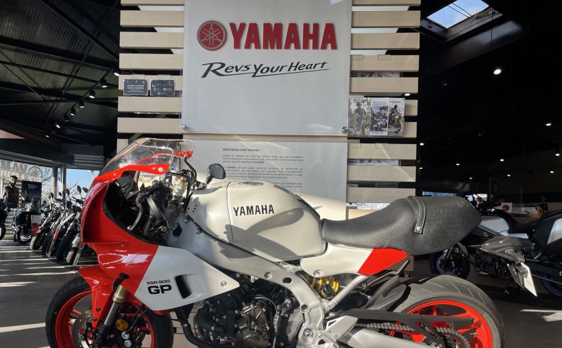 YAMAHA XSR 900 GP 2