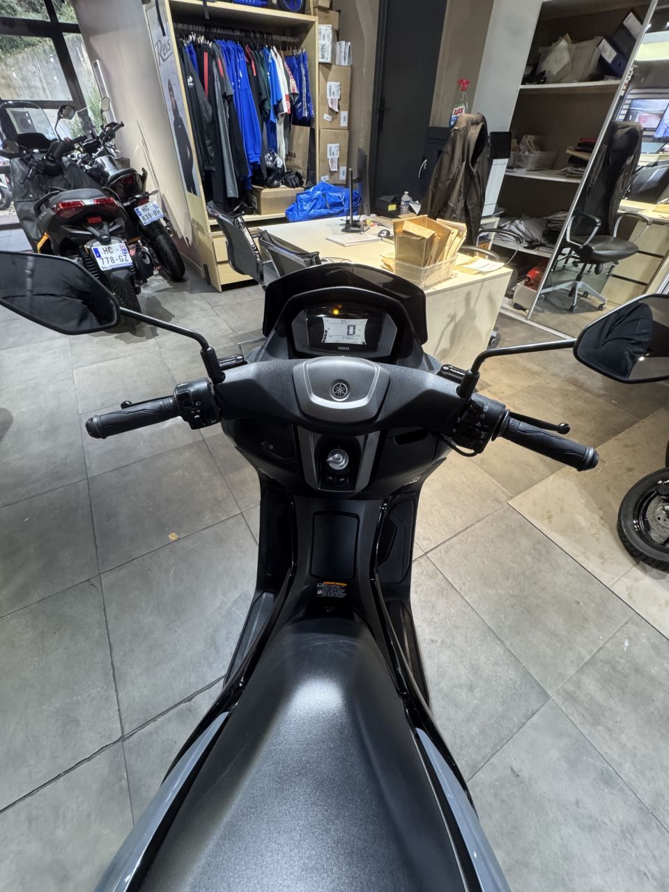 YAMAHA NMAX 125 4