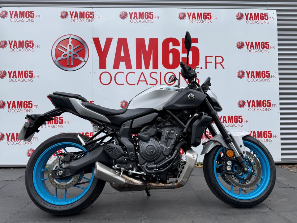 YAMAHA MT-07 Y-AMT 8