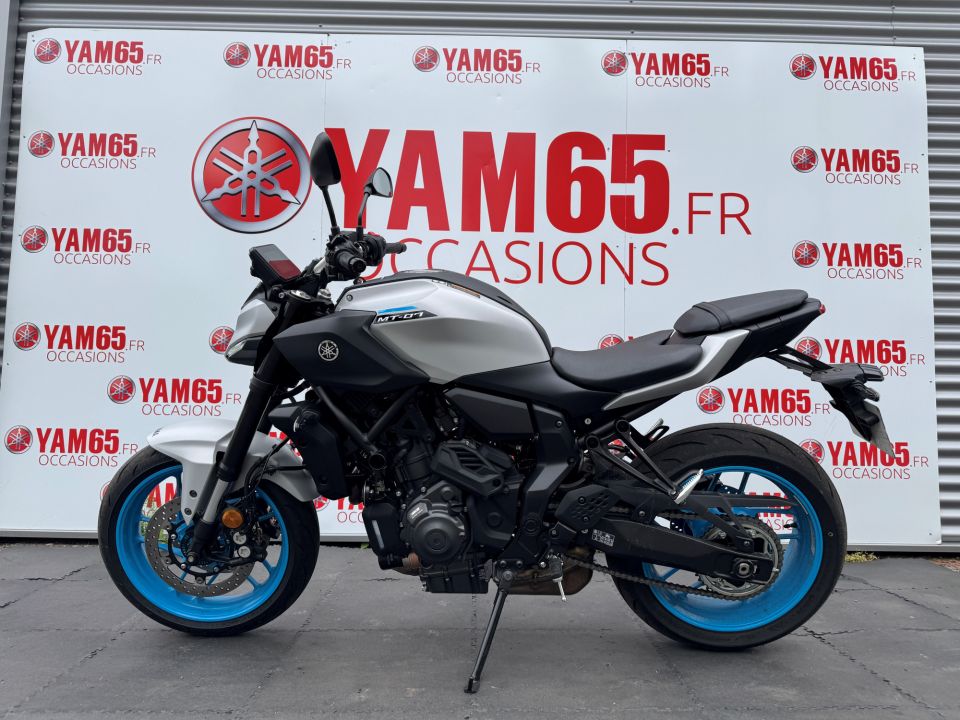 YAMAHA MT-07 Y-AMT 12