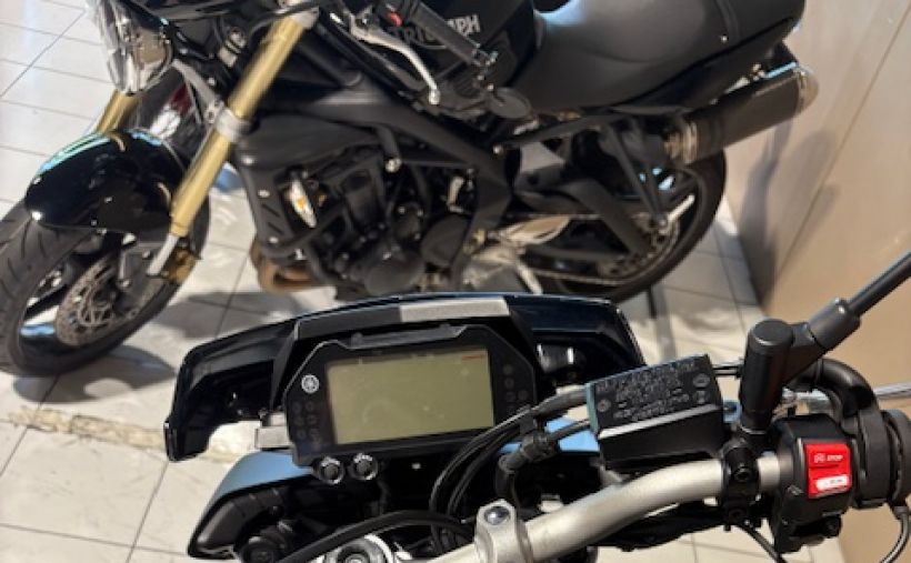 YAMAHA MT-10 2