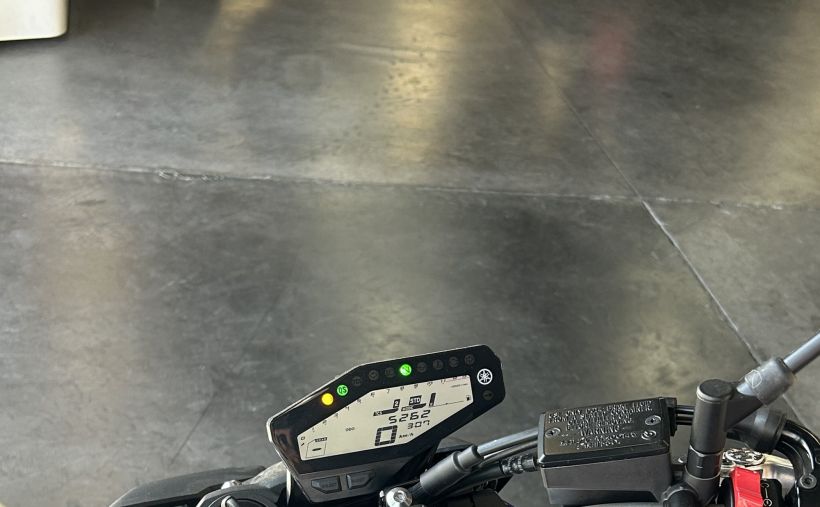 YAMAHA MT-09 3