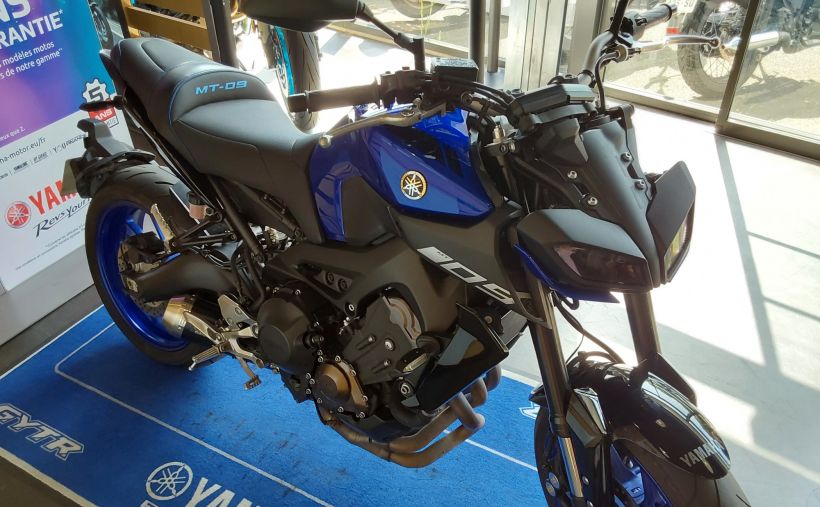 YAMAHA MT-09 0
