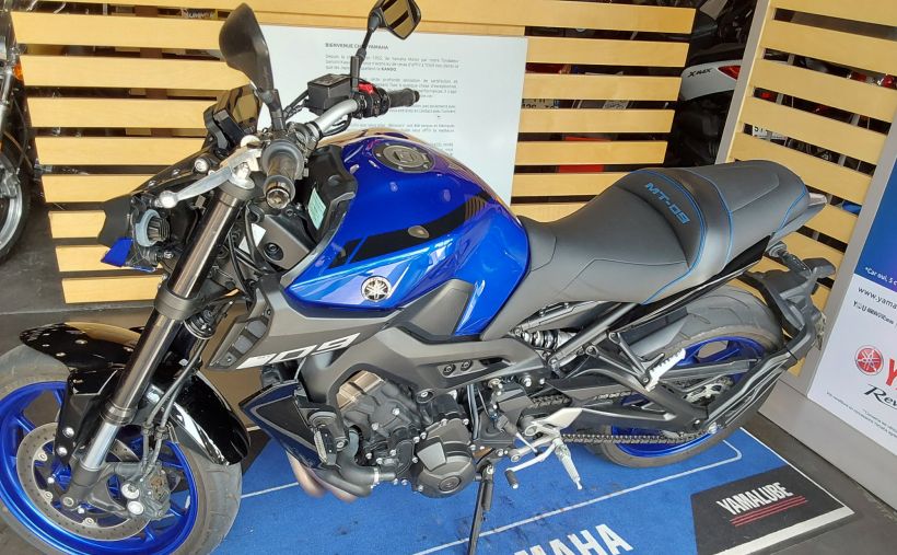 YAMAHA MT-09 2