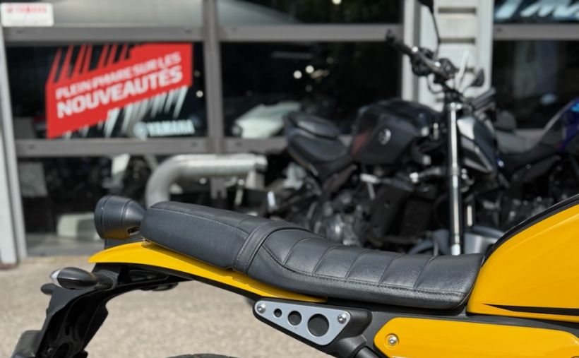YAMAHA XSR 125 2