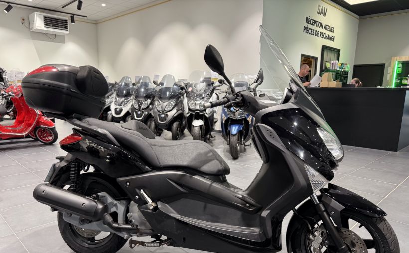 YAMAHA XMAX 125 1