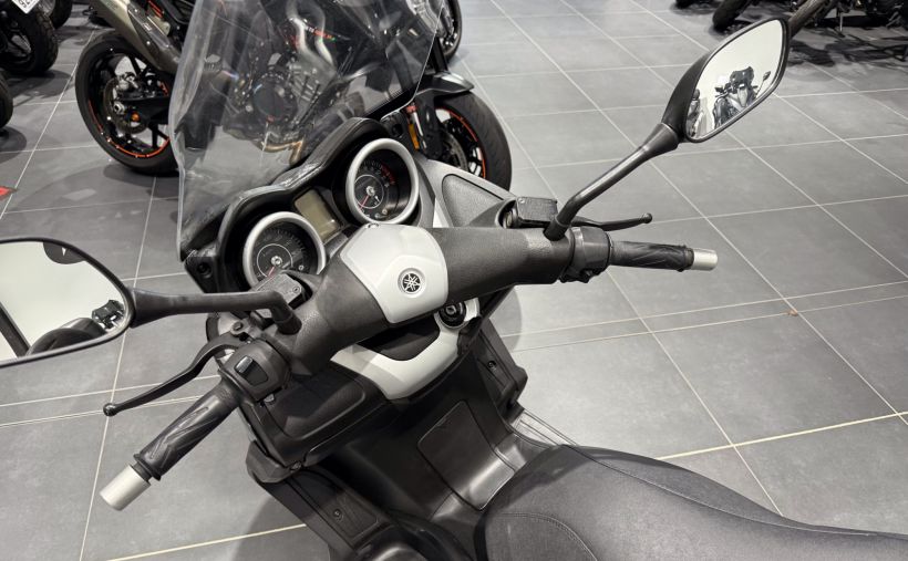 YAMAHA XMAX 125 2