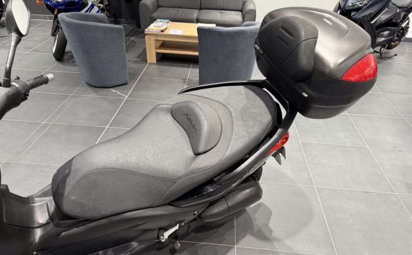YAMAHA XMAX 125 3