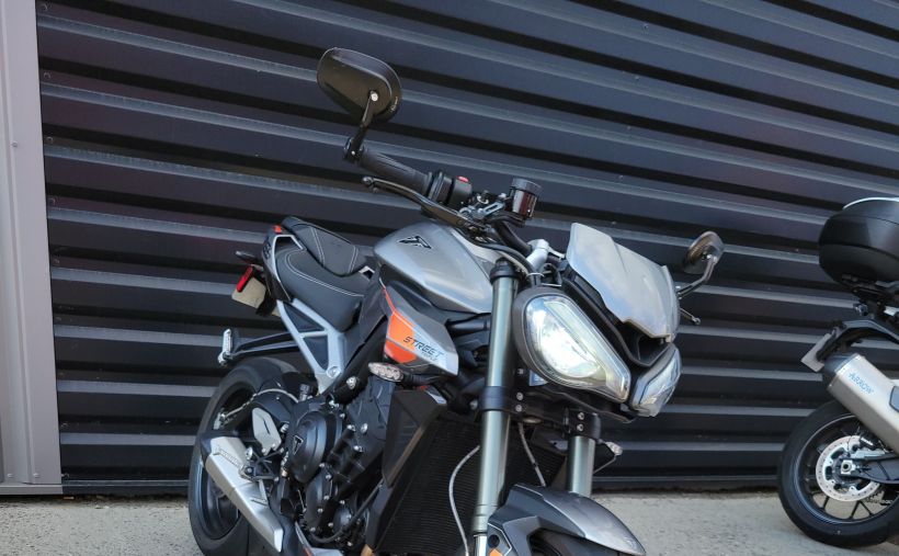 TRIUMPH STREET TRIPLE 765 RS 4